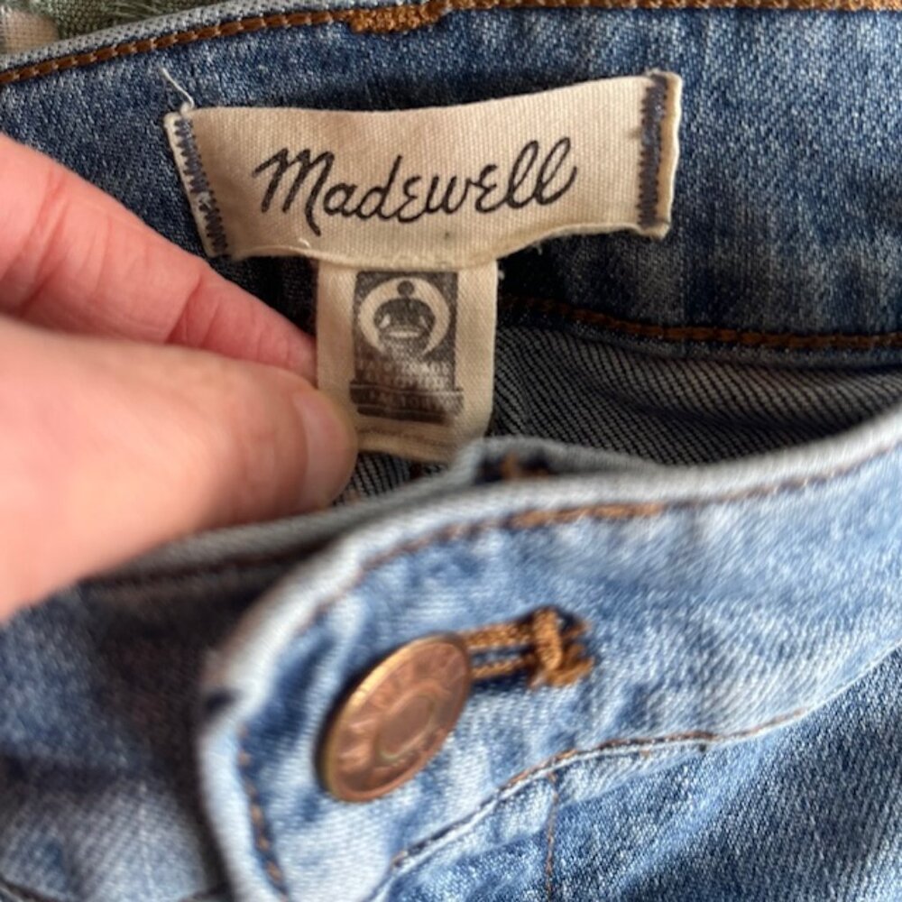 Madewell High-Rise Denim Shorts Patch Pocket Edition | Size 29 - Picture 4 of 5